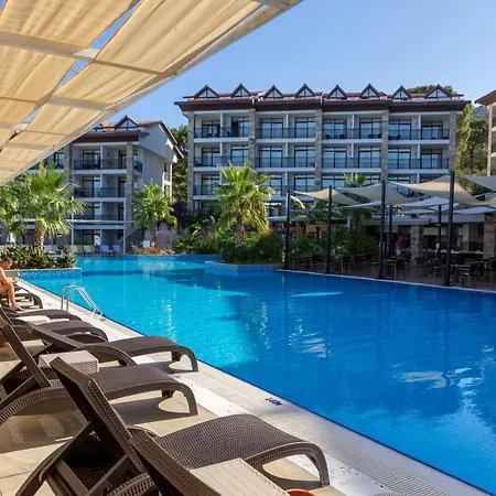 Hotel Ramada By Wyndham Akbuk 4*