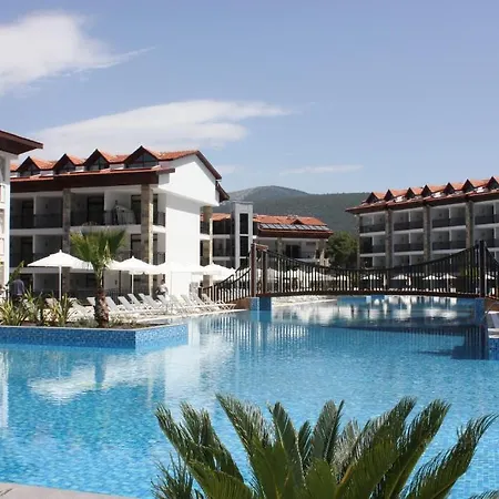 Hotel Ramada By Wyndham Akbuk