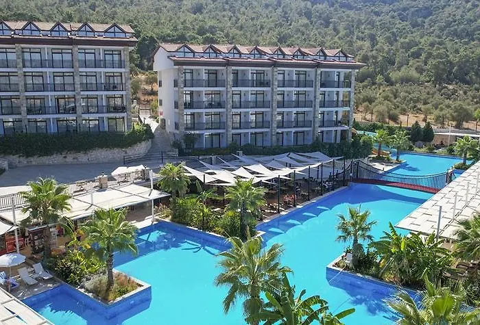 Ramada By Wyndham Akbuk