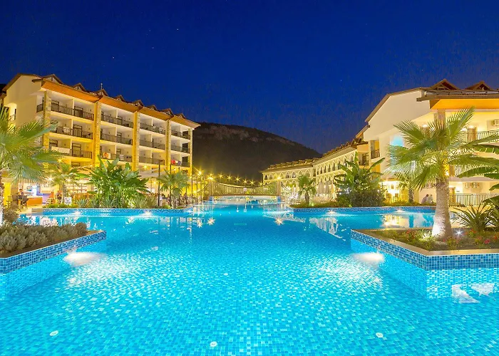 Hotel Ramada By Wyndham Akbuk 4*