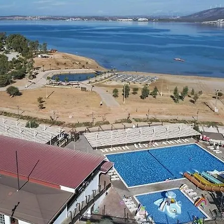 Ramada By Wyndham Akbuk