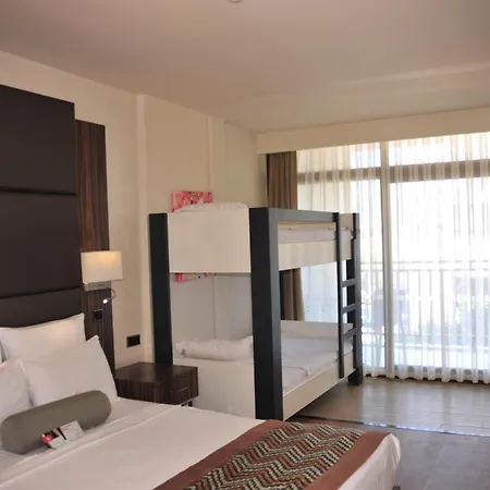 Ramada By Wyndham Akbuk Отель 4*