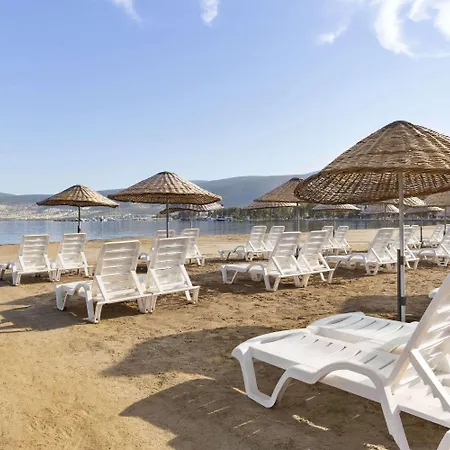 Ramada By Wyndham Akbuk 4* Akbük