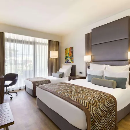 Ramada By Wyndham Akbuk فندق أكبوك
