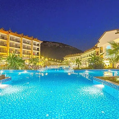 Hotel Ramada By Wyndham Akbuk 4*