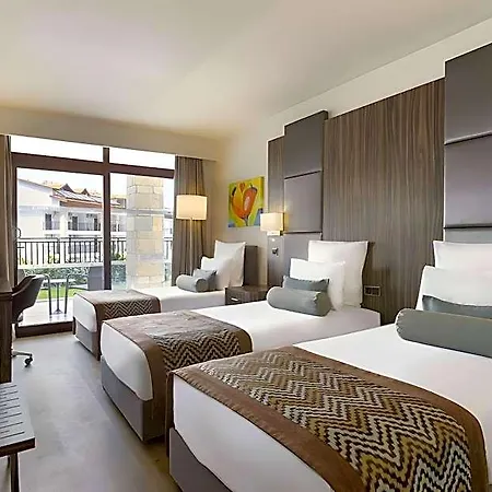 Hotel Ramada By Wyndham Akbuk