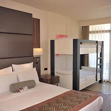 Hotel Ramada By Wyndham Akbuk 4*