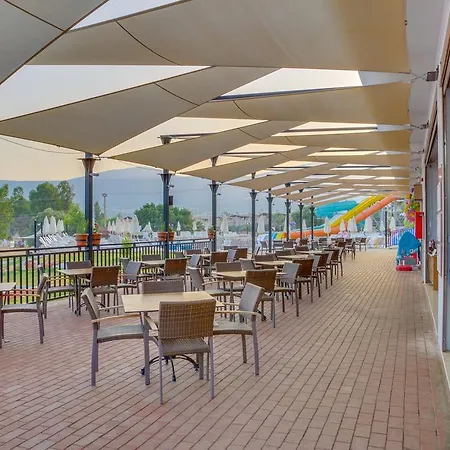 ホテル Ramada By Wyndham Akbuk