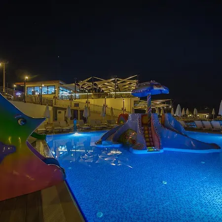 Ramada By Wyndham Akbuk Отель 4*