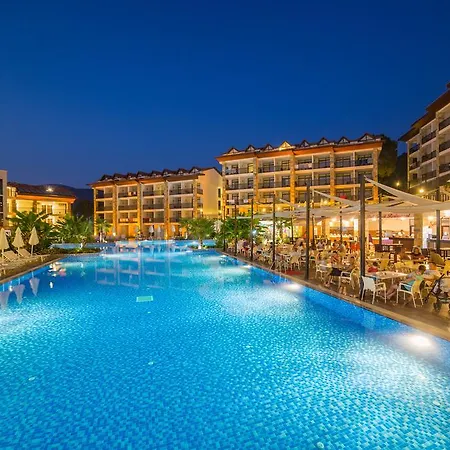 Hotel Ramada By Wyndham Akbuk 4*