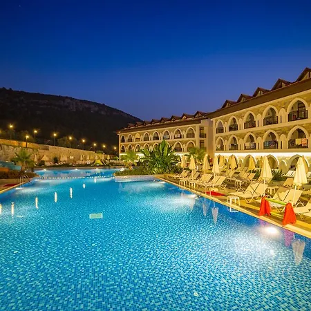 Ramada By Wyndham Akbuk 4*