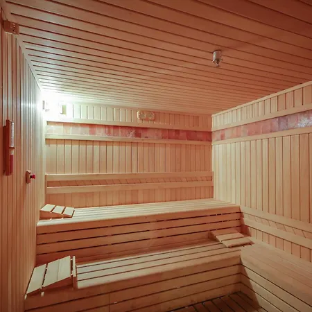 فندق Ramada By Wyndham Akbuk 4*