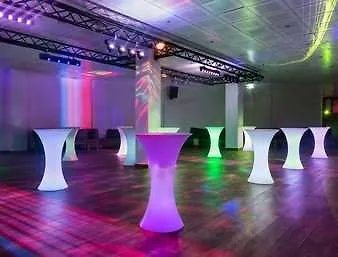 فندق Ramada By Wyndham Akbuk