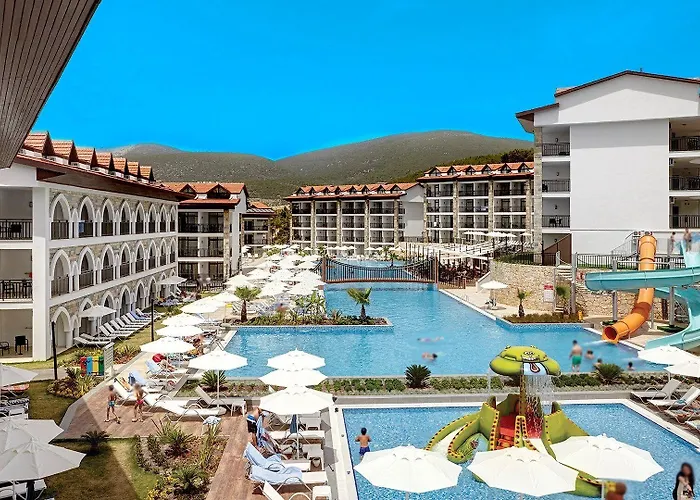 Hotel Ramada By Wyndham Akbuk 4*