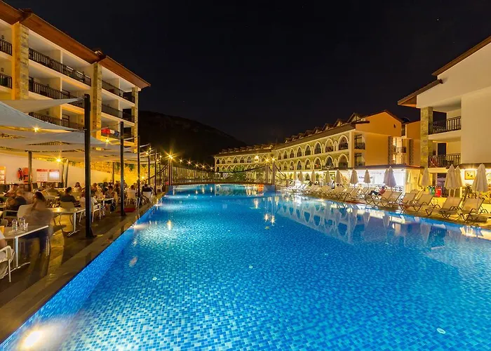 Hotel Ramada By Wyndham Akbuk