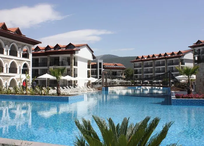 Hotel Ramada By Wyndham Akbuk