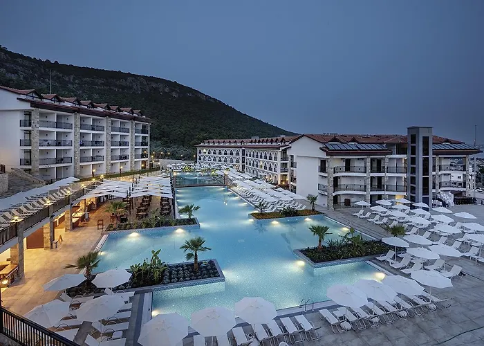 Ramada By Wyndham Akbuk