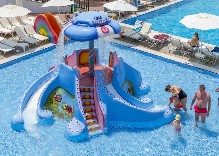 Ramada By Wyndham Akbuk